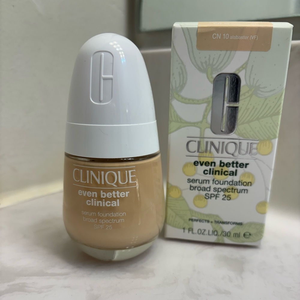 Clinique Even Better Clinical Foundation - CN10 - Alabaster